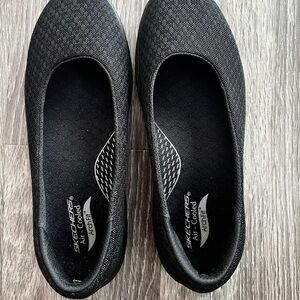 Skechers Arch fit inspired Audrey Women's Black Slip-On Shoes Air-Cooled Size 6